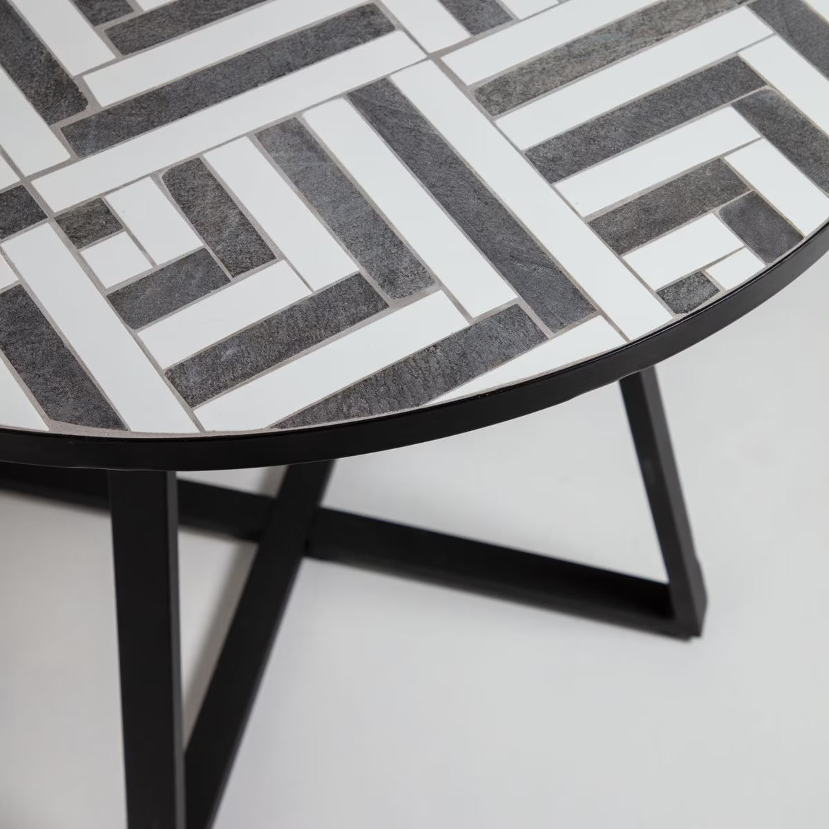 Tella Dining Table